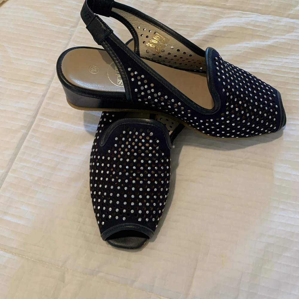 Spiffy sling back shoe